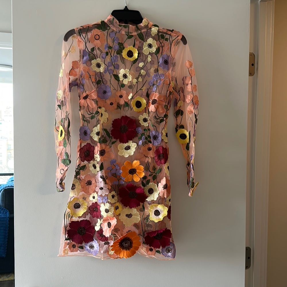 Finesse flower embroidery dress, S